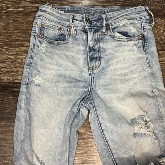 American Eagle Light Blue very Distressed Women's Jeans size 4 - Picture 7 of 10